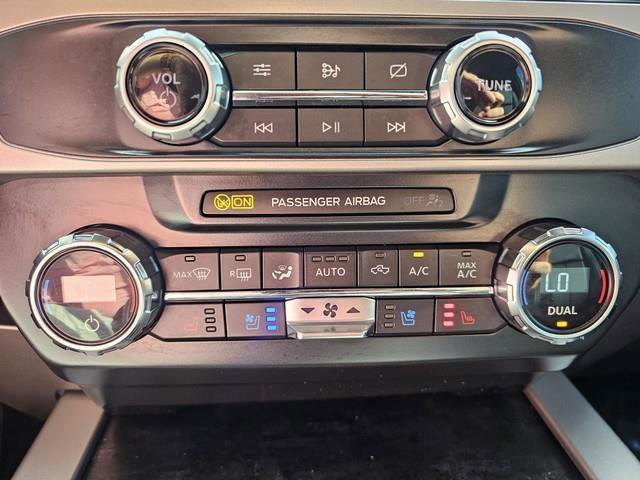 Used 2022 Ford F350 Lariat w/ Lariat Ultimate Package AWD/4WD image 16