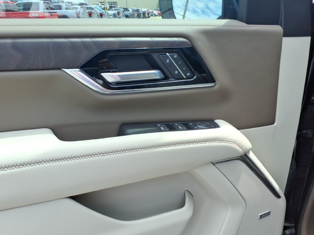 New 2026 GMC Yukon Denali w/ Advanced Technology Package AWD/4WD image 14