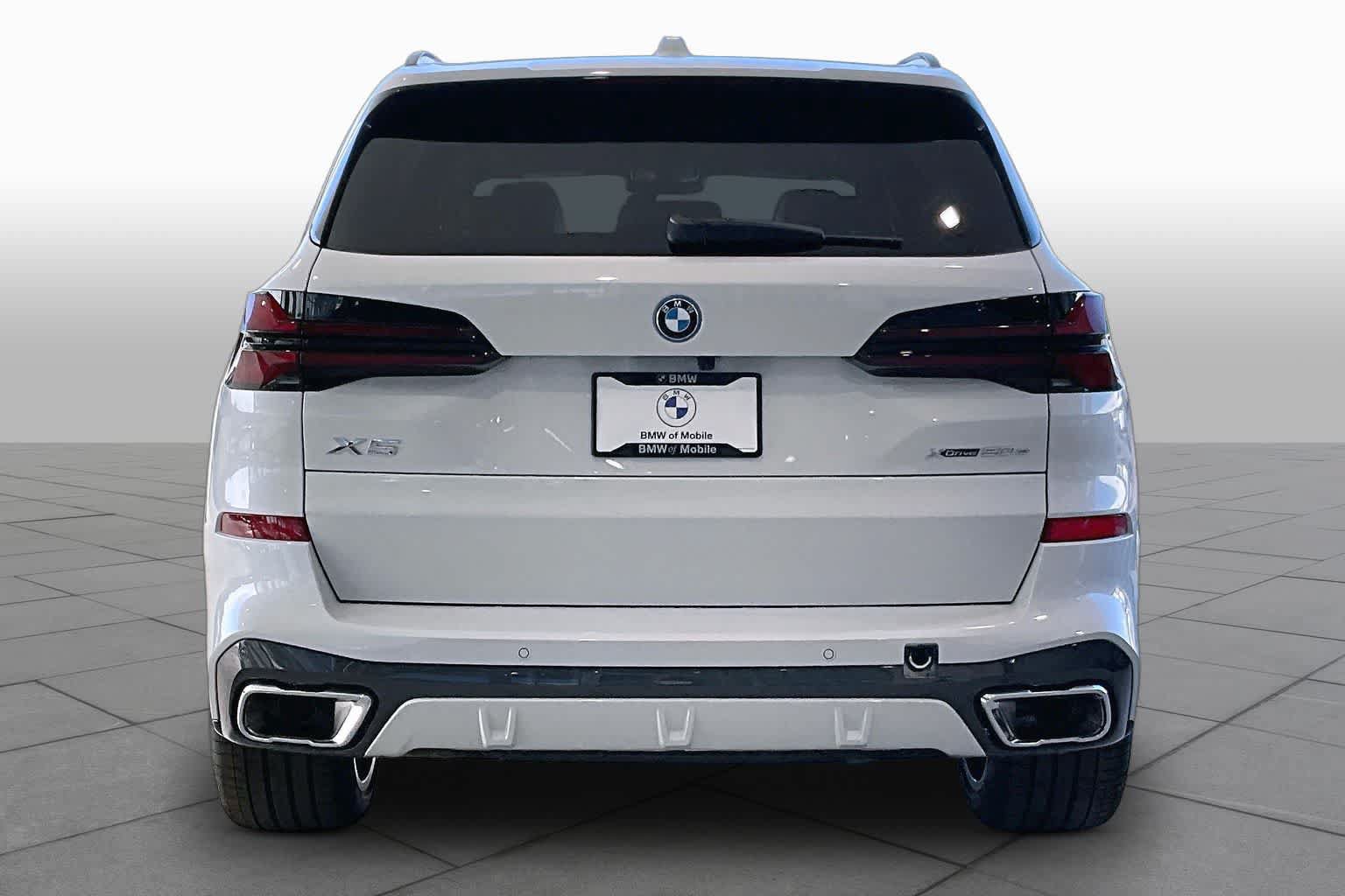 New 2026 BMW X5 xDrive50e w/ M Sport Package AWD/4WD image 4