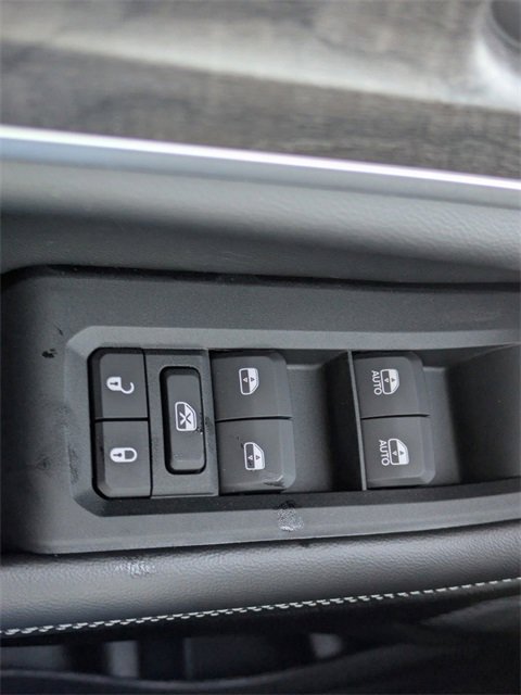 New 2025 Jeep Grand Cherokee Limited w/ Black Appearance Package image 21