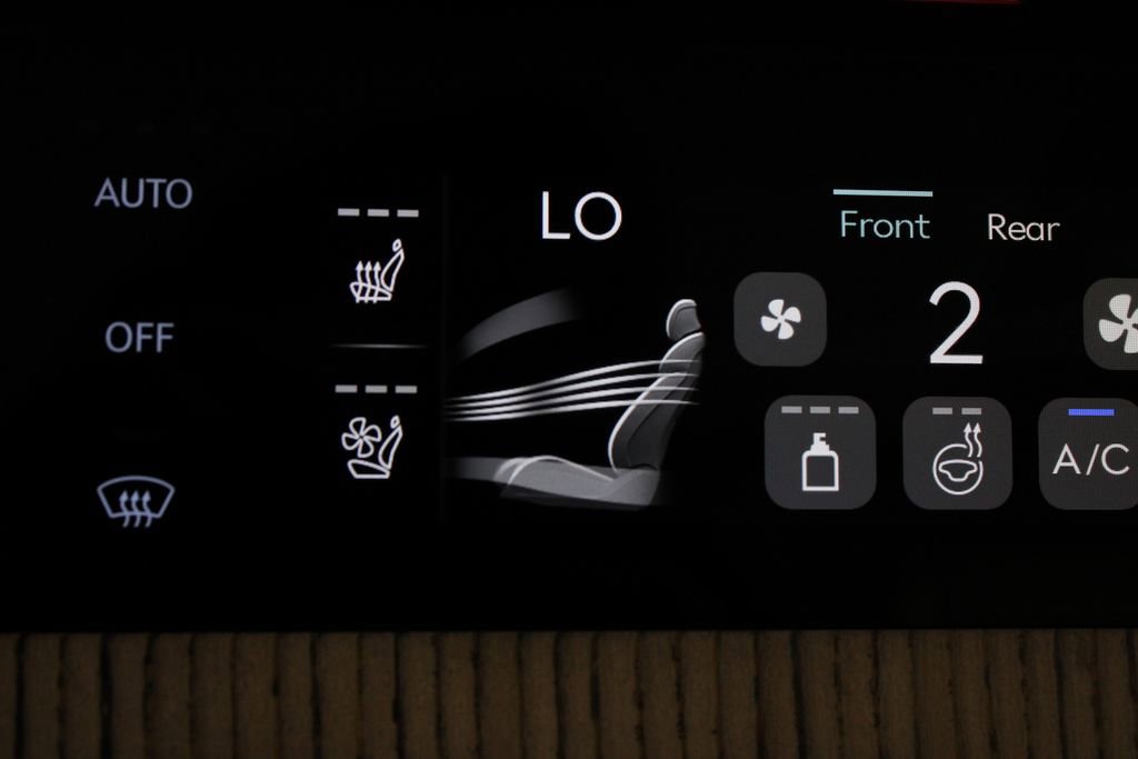 Used 2025 Genesis GV80 2.5T Prestige image 24