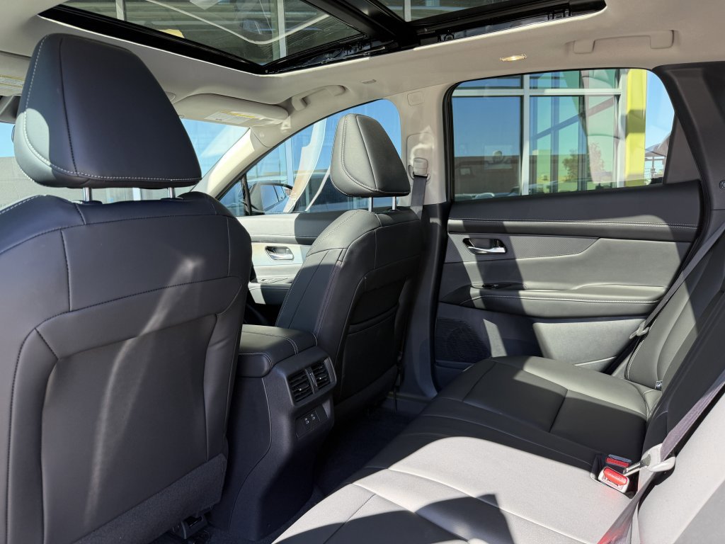 Used 2025 Nissan Murano SL image 33