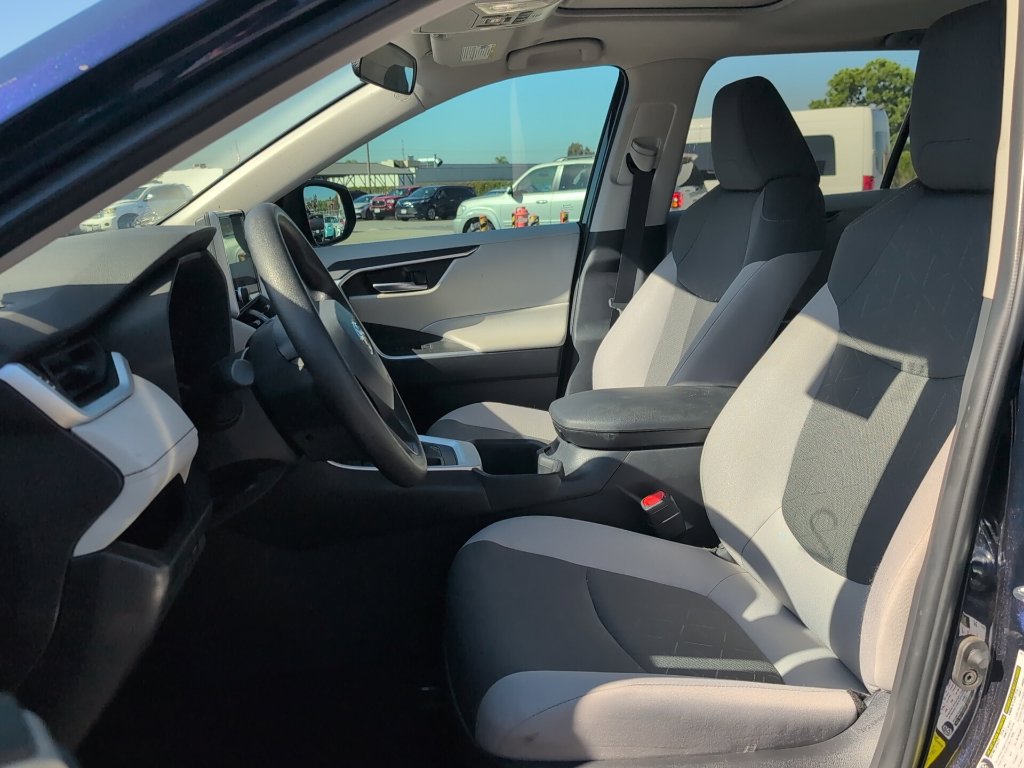 Certified 2025 Toyota RAV4 XLE FWD image 9