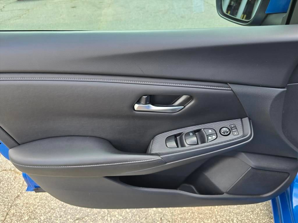 Used 2024 Nissan Sentra SV FWD image 9