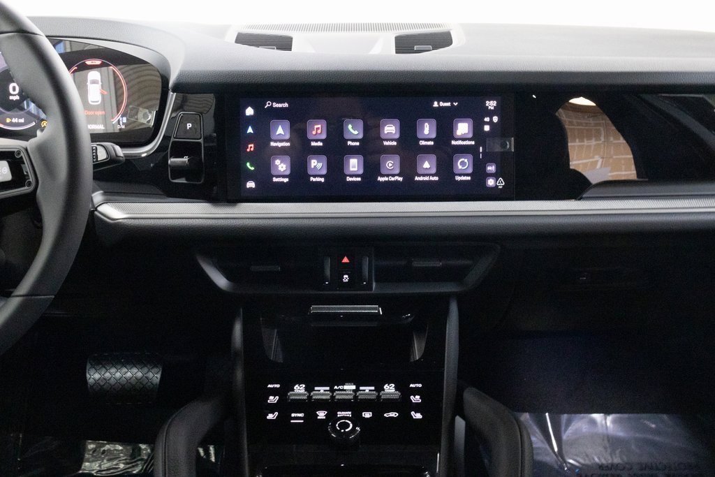 Used 2025 Porsche Cayenne image 15