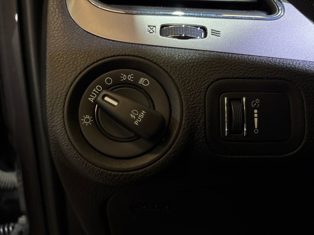 Used 2018 Dodge Journey Crossroad image 30