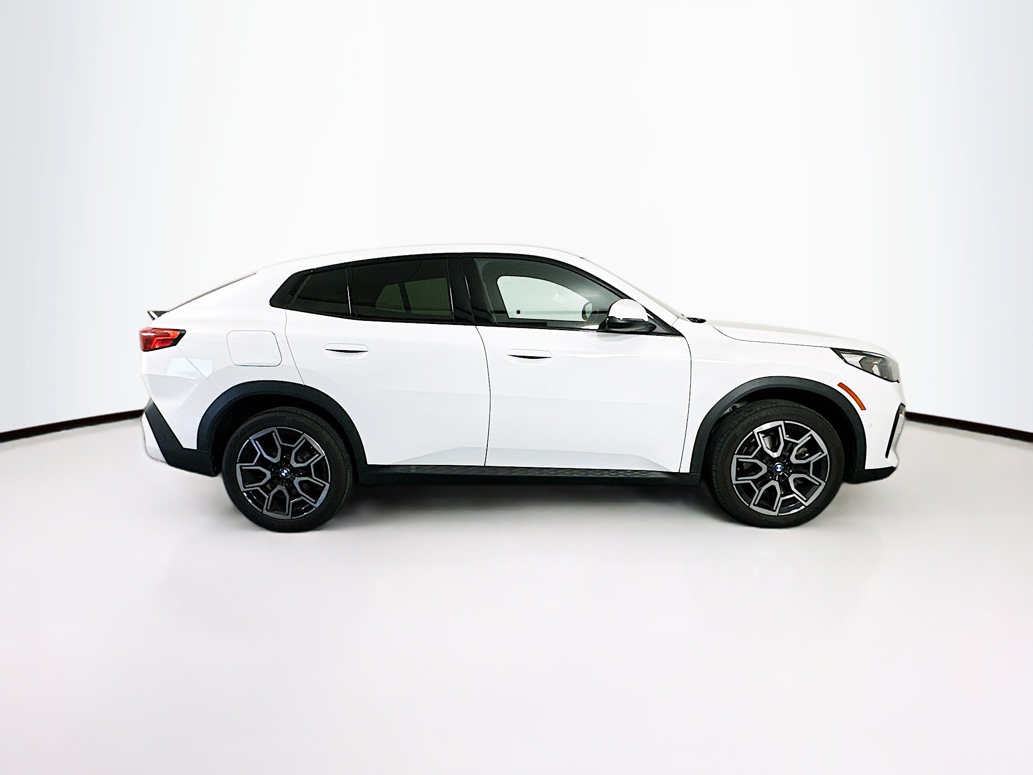 Used 2025 BMW X2 xDrive28i image 10