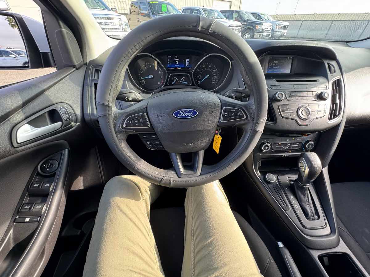 Used 2017 Ford Focus SE image 31
