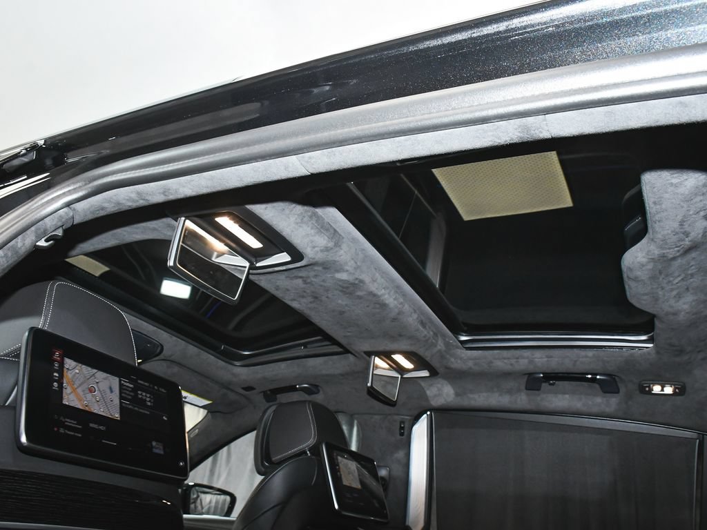 Used 2022 BMW M760i xDrive w/ Luxury Rear Seating Package AWD/4WD image 64