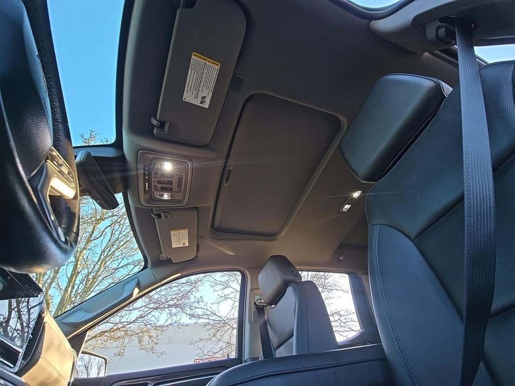 Used 2022 Chevrolet Silverado 1500 LTZ w/ LTZ Premium Package image 8