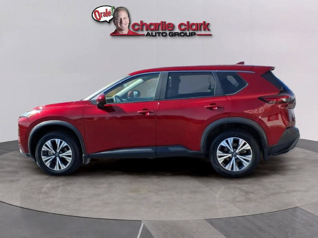 Used 2023 Nissan Rogue SV FWD image 2