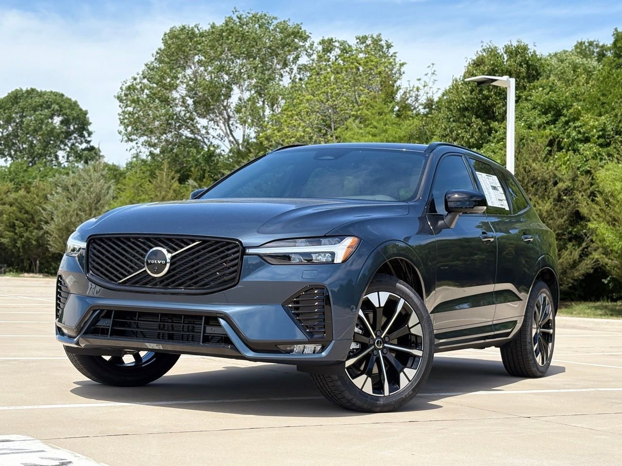 New 2026 Volvo XC60 B5 Plus AWD/4WD image 2