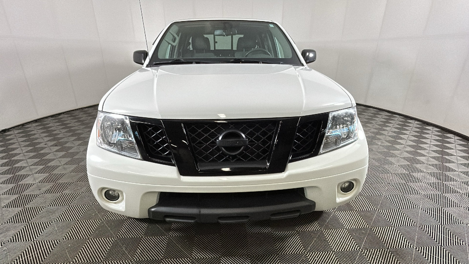 Used 2020 Nissan Frontier SV w/ Midnight Edition Floor Mats AWD/4WD image 8