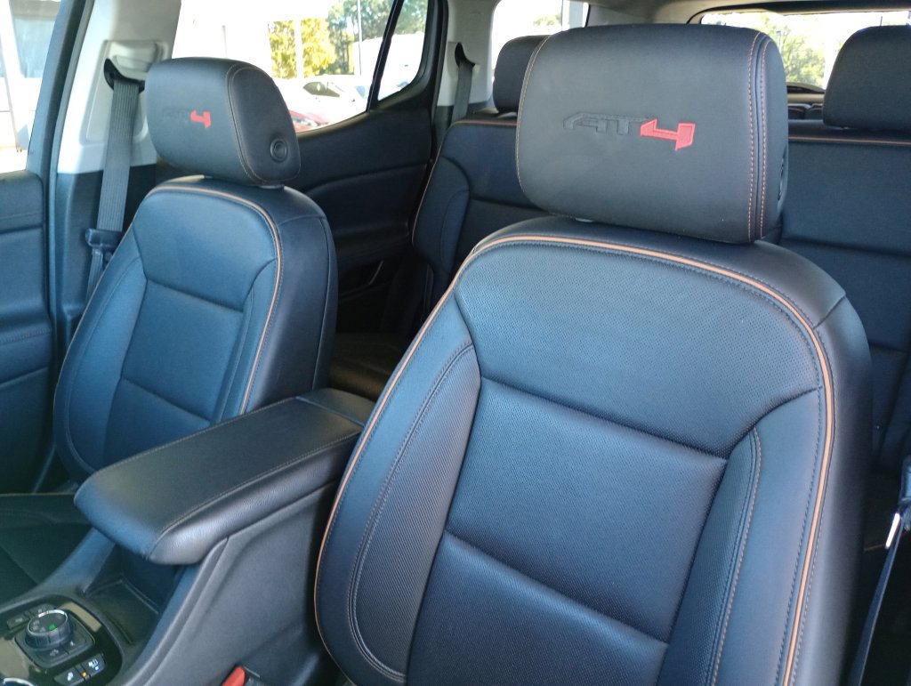 Used 2023 GMC Acadia AT4 w/ Preferred Package AWD/4WD image 11