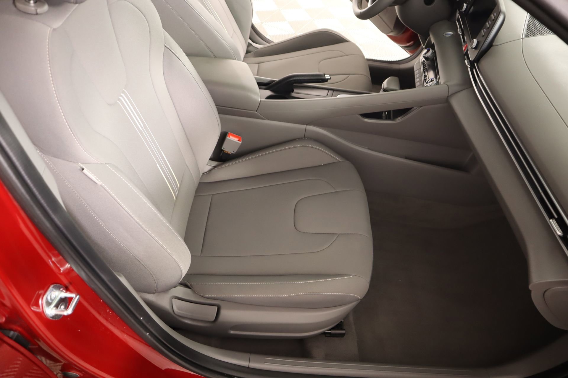 Certified 2025 Hyundai Elantra Sport image 12