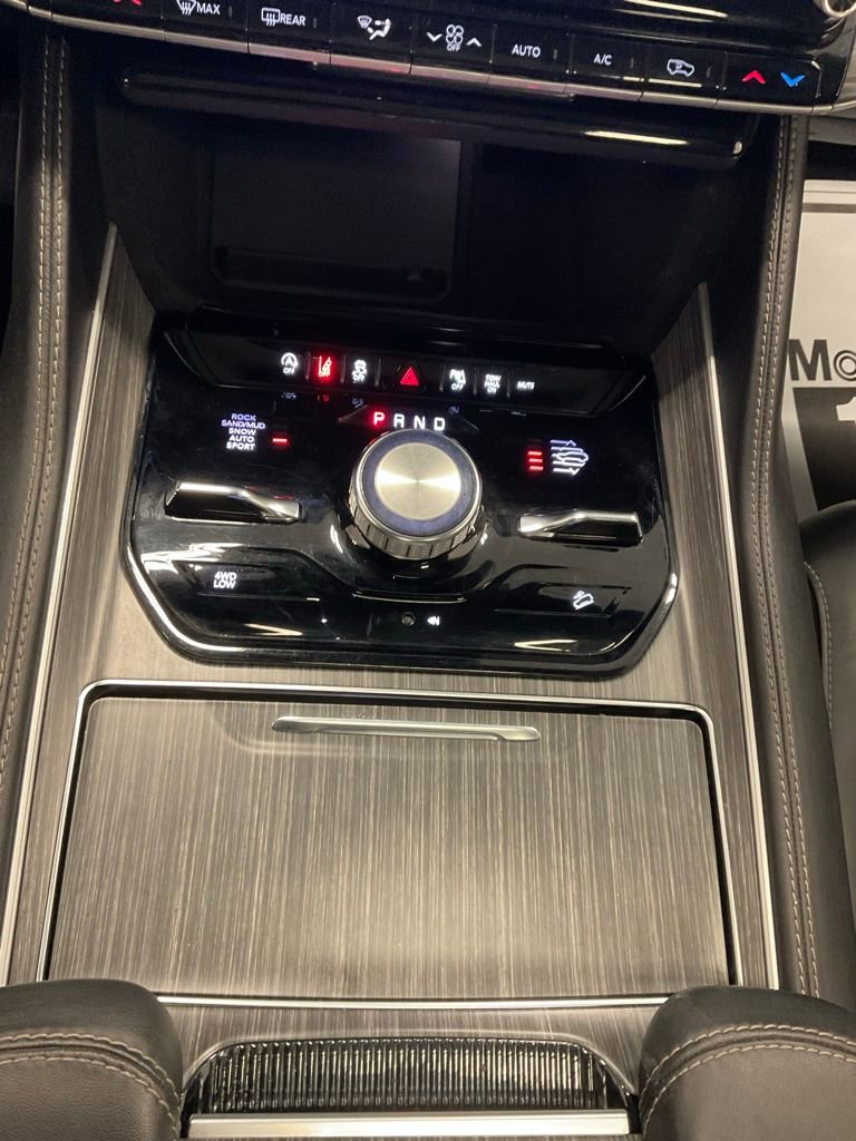 Used 2023 Jeep Wagoneer L Series III w/ Premium Group I image 28