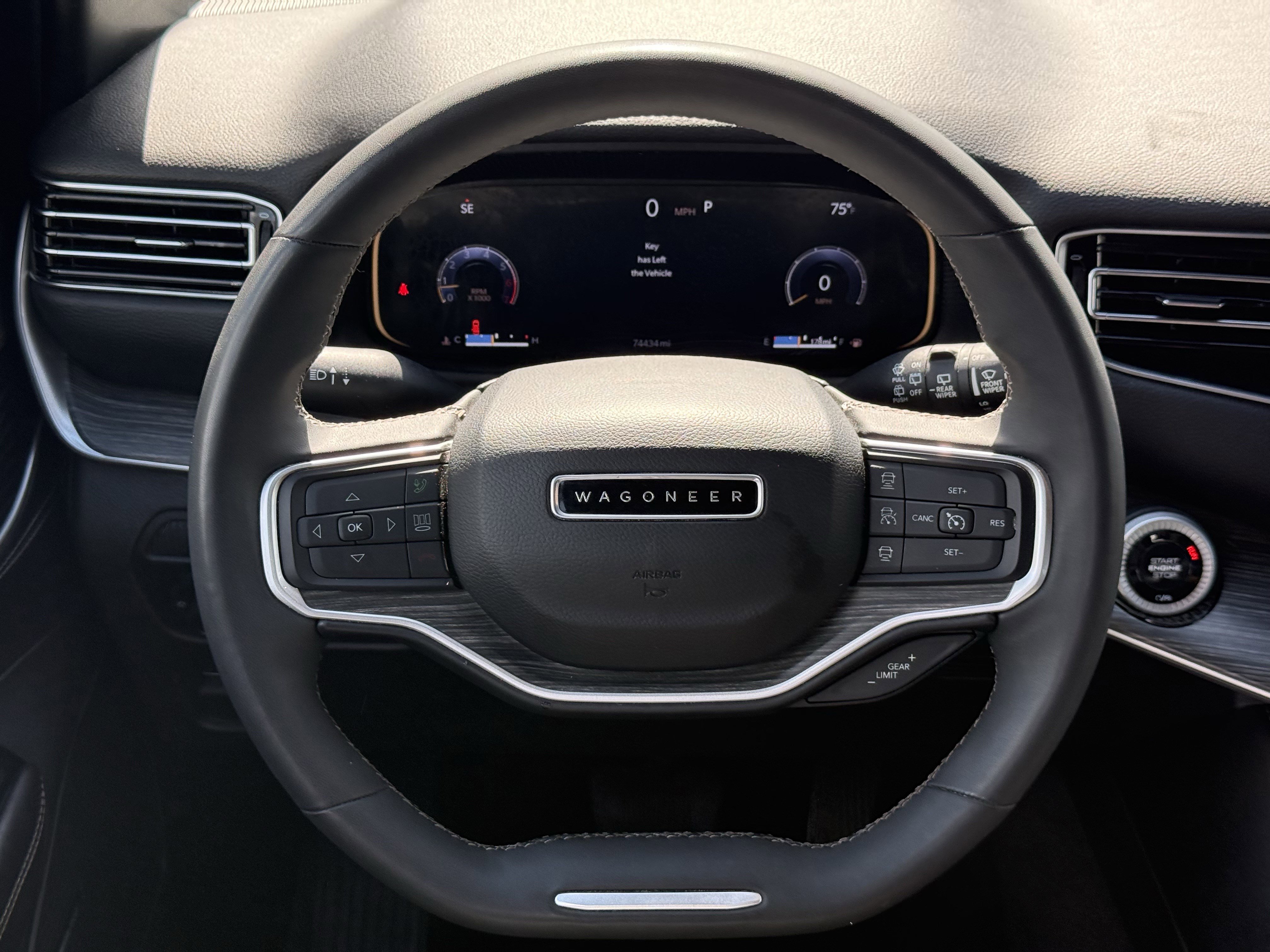 Used 2024 Jeep Wagoneer Series II RWD image 15