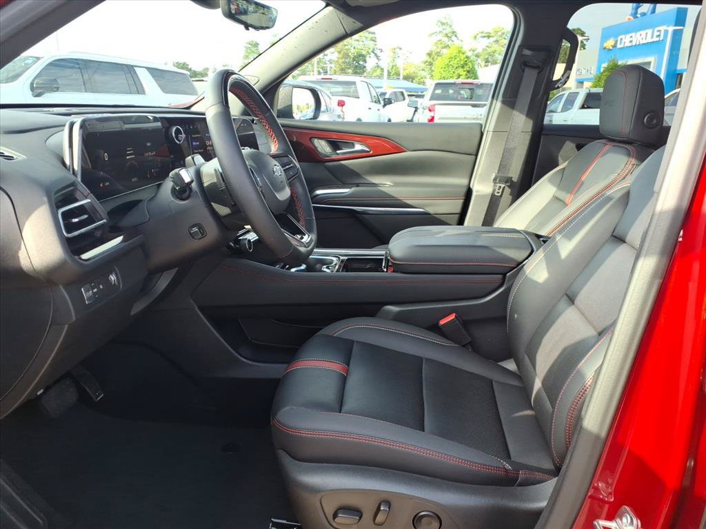 Used 2025 Chevrolet Traverse RS w/ LPO, Floor Liner Package FWD image 19