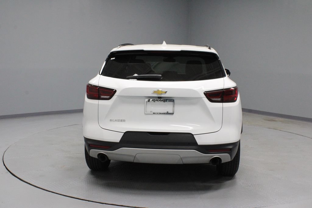 Used 2024 Chevrolet Blazer LT w/ Convenience Package FWD image 9