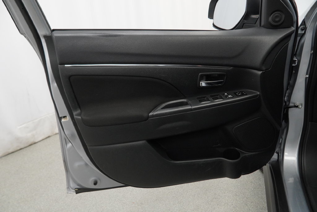 Used 2016 Mitsubishi Outlander Sport ES FWD image 29