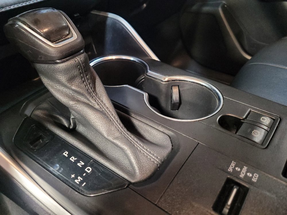 Used 2022 Toyota Highlander XLE FWD image 26