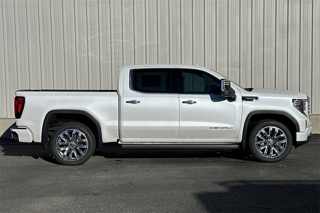 New 2025 GMC Sierra 1500 Denali image 4