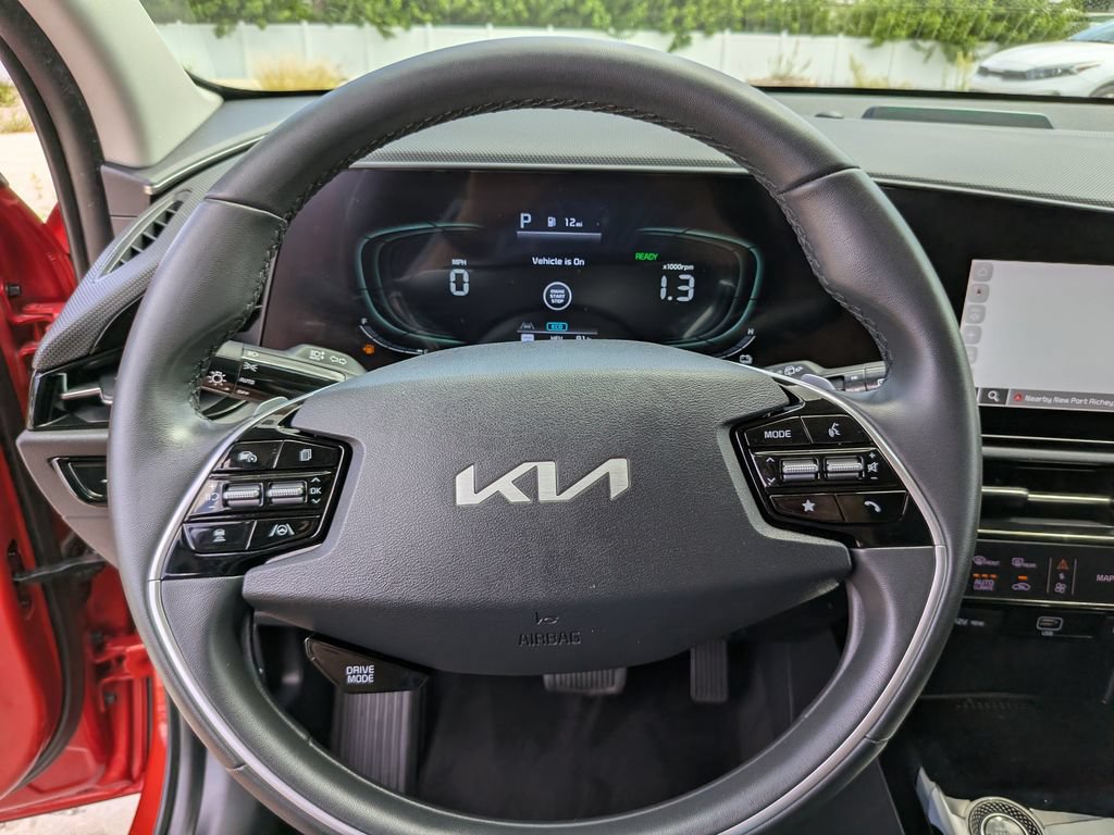 Certified 2023 Kia Niro EX FWD image 29