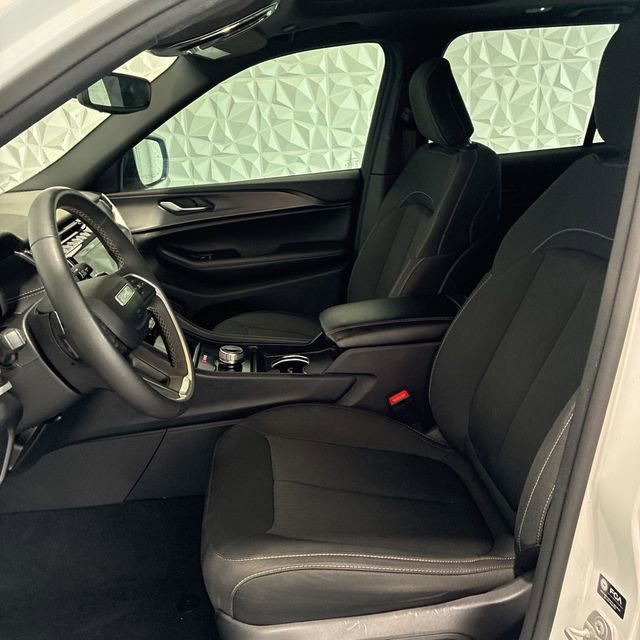 Used 2024 Jeep Grand Cherokee Laredo X w/ Trailer Tow Package AWD/4WD image 11