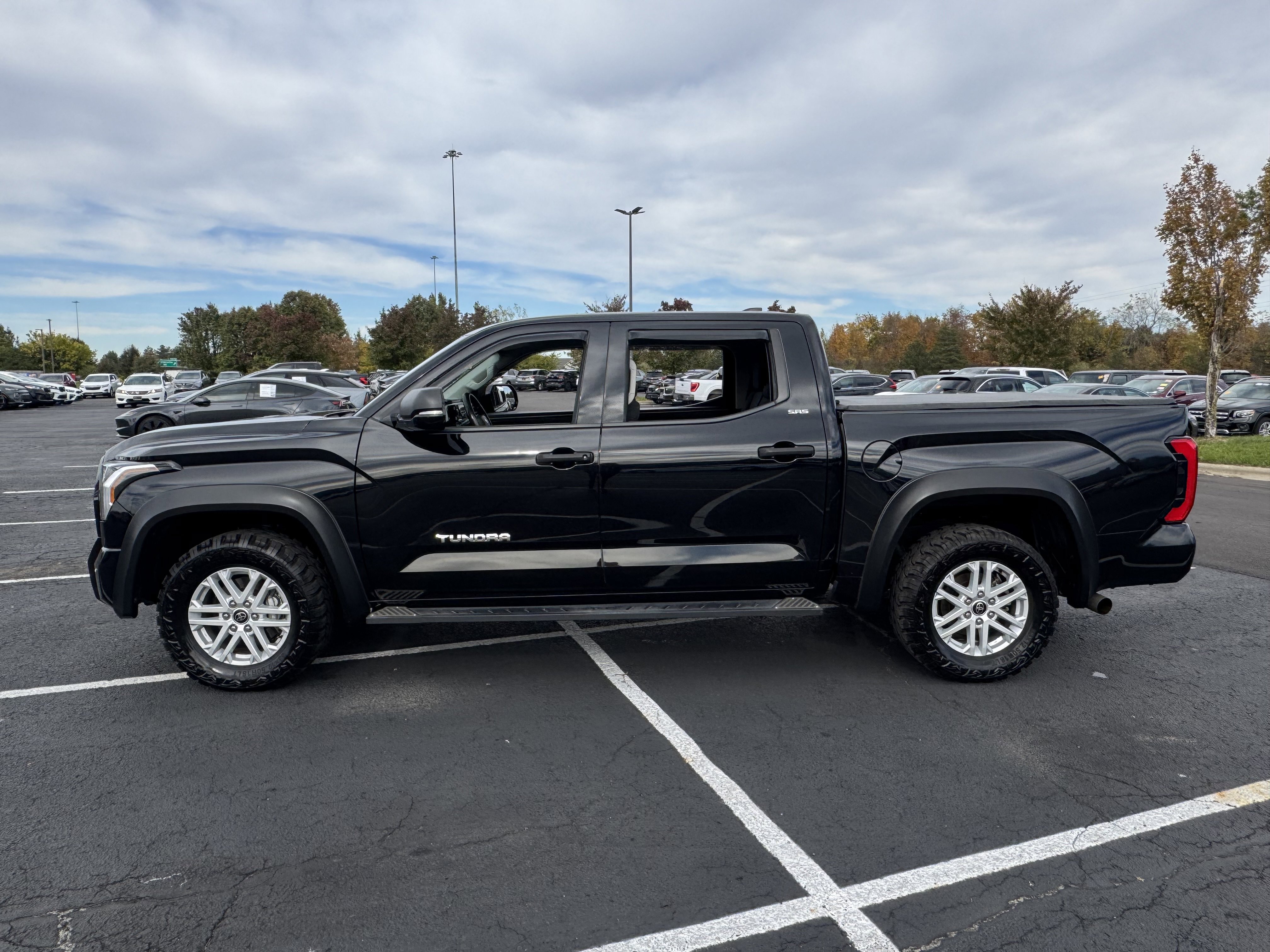 Used 2022 Toyota Tundra SR5 w/ SR5 Convenience Package image 8