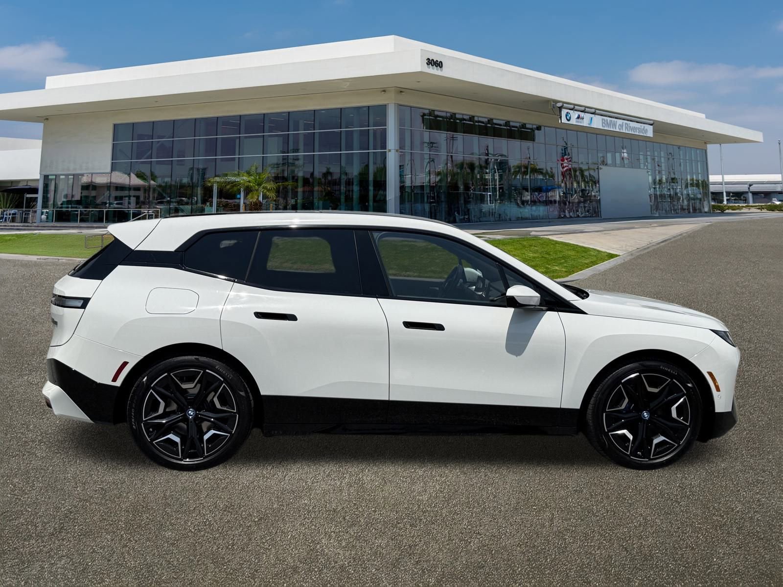 Used 2025 BMW iX M60 image 13