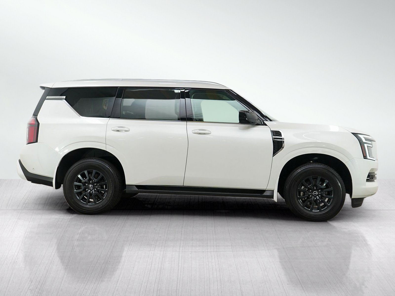 Used 2025 Nissan Armada SV AWD/4WD image 6