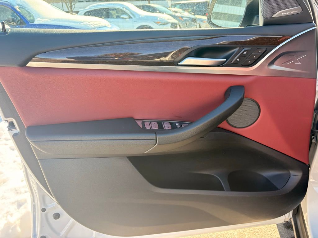 Used 2023 BMW X4 xDrive30i w/ Convenience Package image 39