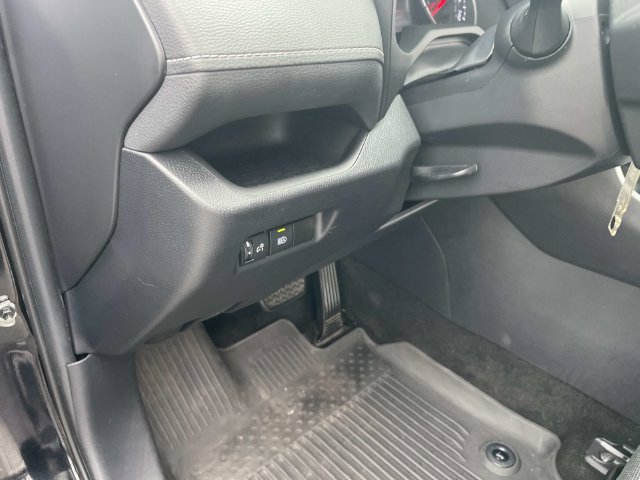 Used 2021 Toyota RAV4 LE AWD/4WD image 27