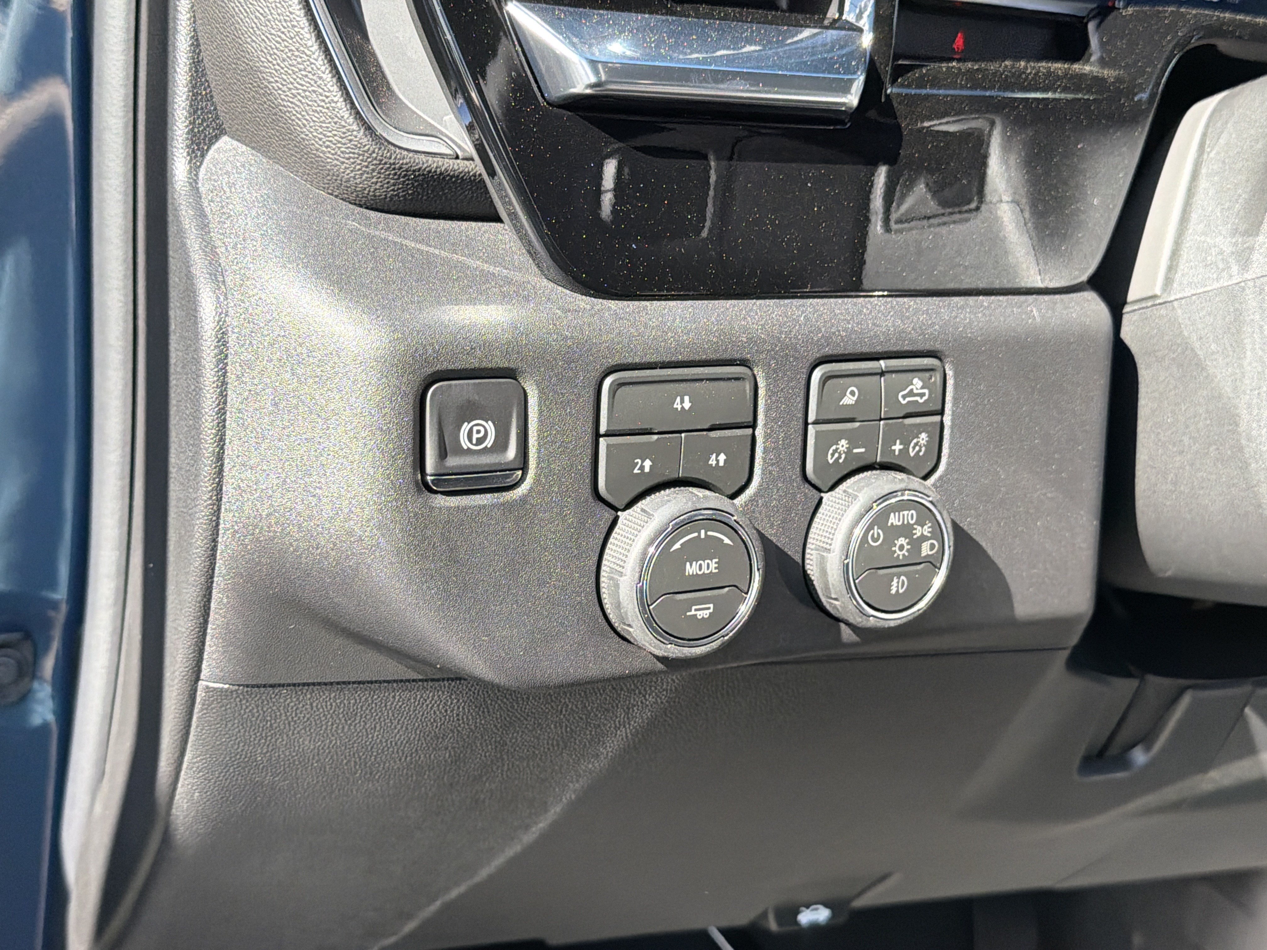 New 2026 Chevrolet Silverado 3500 LT w/ Trail Boss Package AWD/4WD image 15