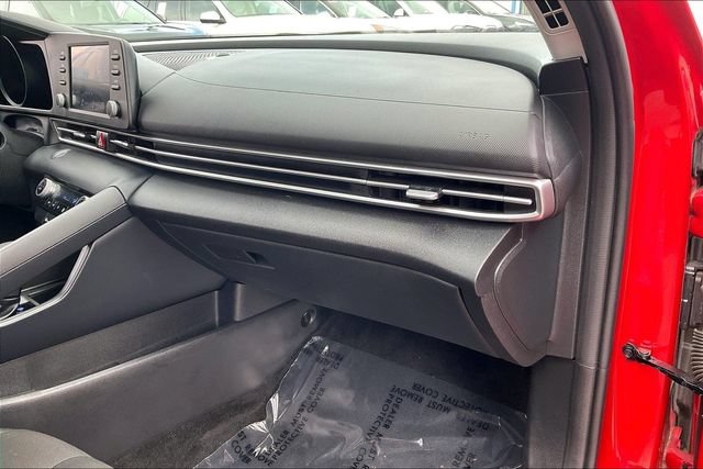 Certified 2021 Hyundai Elantra SEL FWD image 19