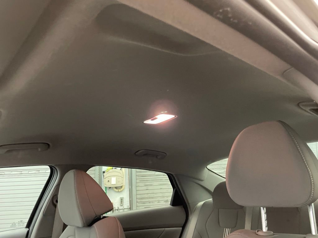 Used 2023 Hyundai Elantra SEL FWD image 16