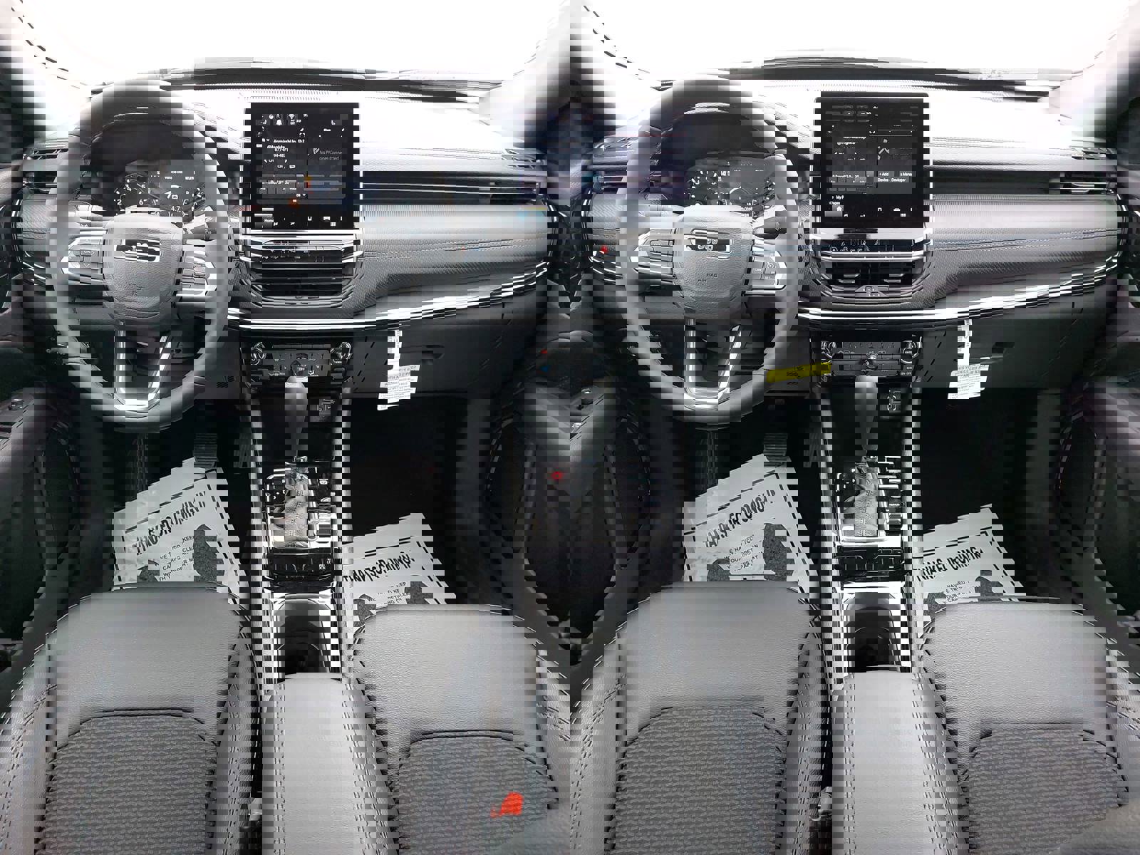 New 2026 Jeep Compass Latitude image 9