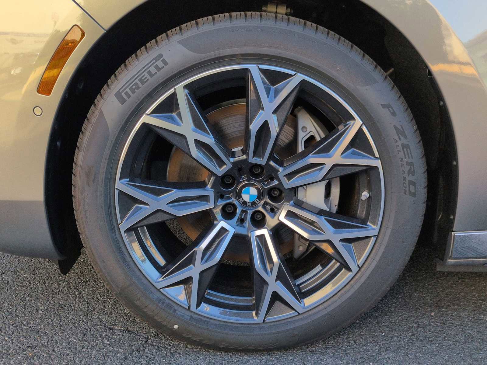 New 2025 BMW i7 eDrive50 image 14