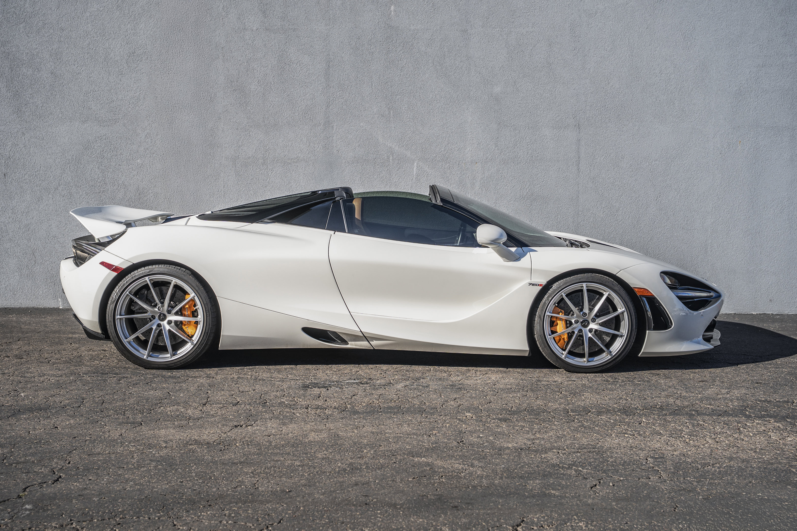 Used 2020 McLaren 720S Spider image 6