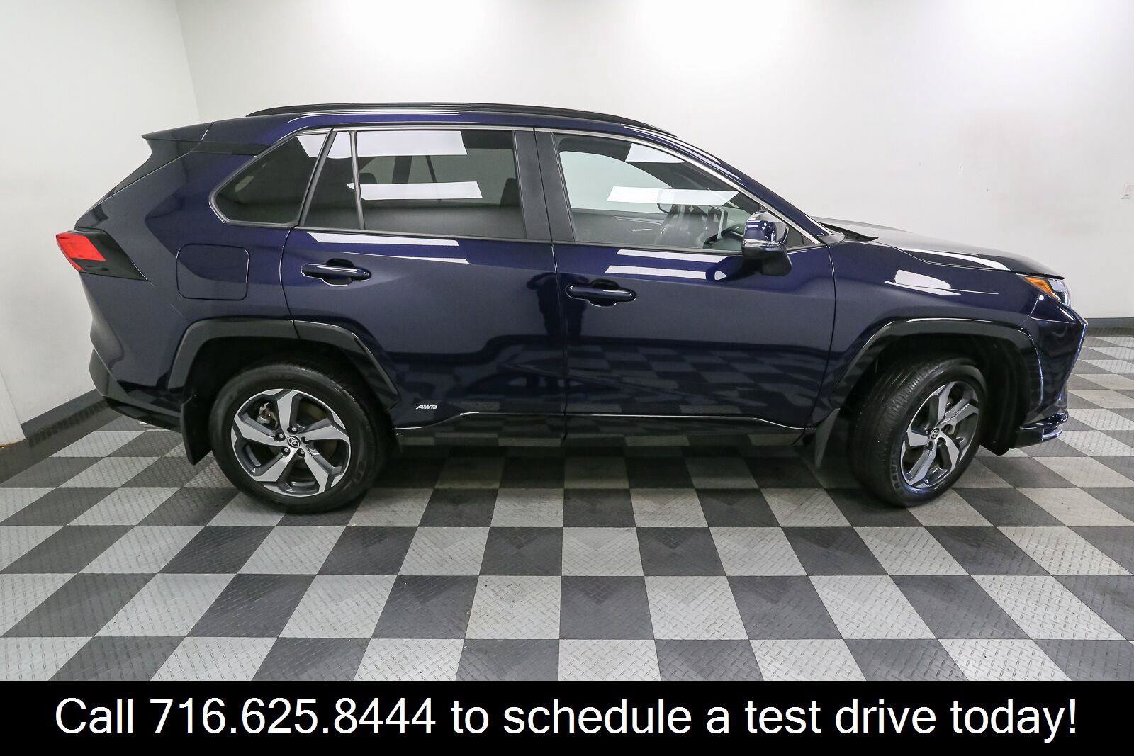 Used 2025 Toyota RAV4 SE AWD/4WD image 7