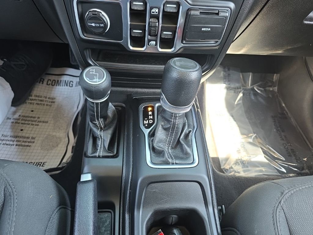 Used 2023 Jeep Wrangler Sahara image 17