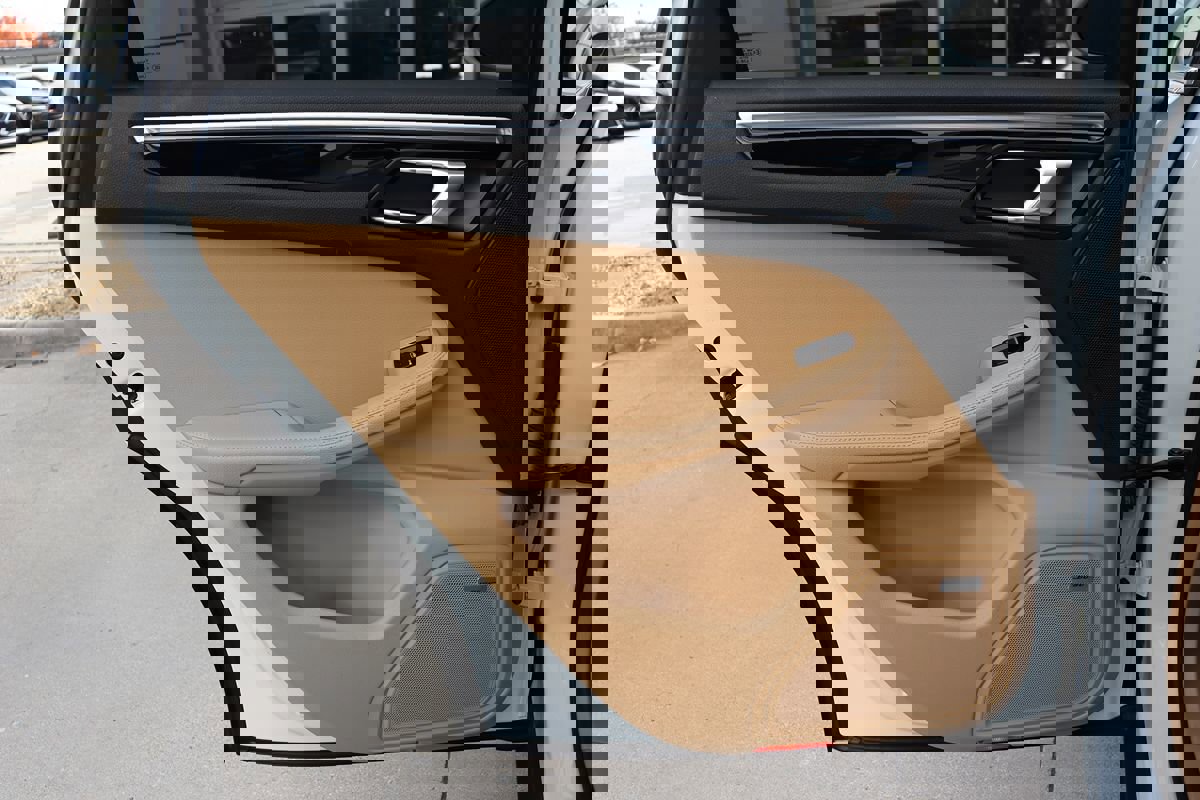 Used 2017 Porsche Macan S image 42