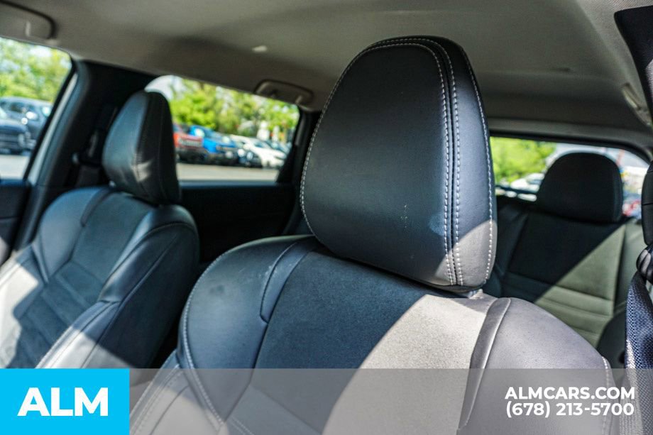 Used 2025 Mitsubishi Outlander SE FWD image 19