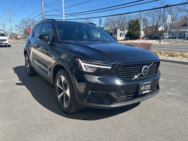 Certified 2025 Volvo XC40 B5 Plus image 6