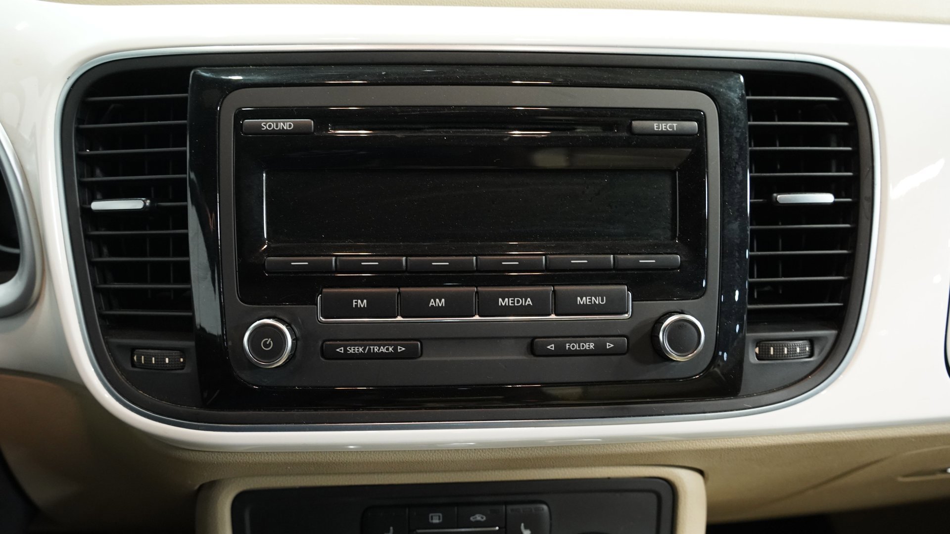 Used 2014 Volkswagen Beetle 1.8T image 33