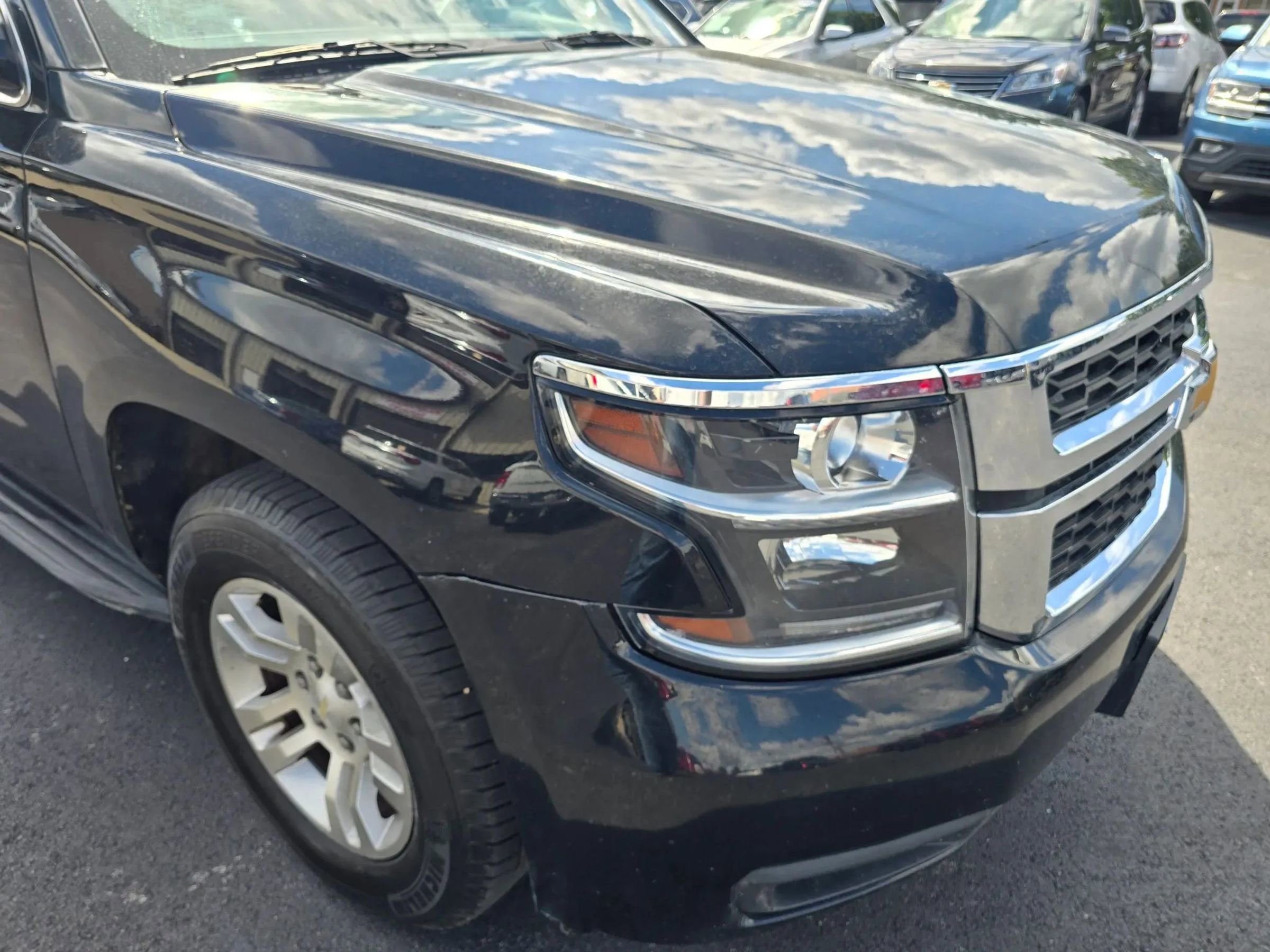 Used 2017 Chevrolet Suburban LT image 31