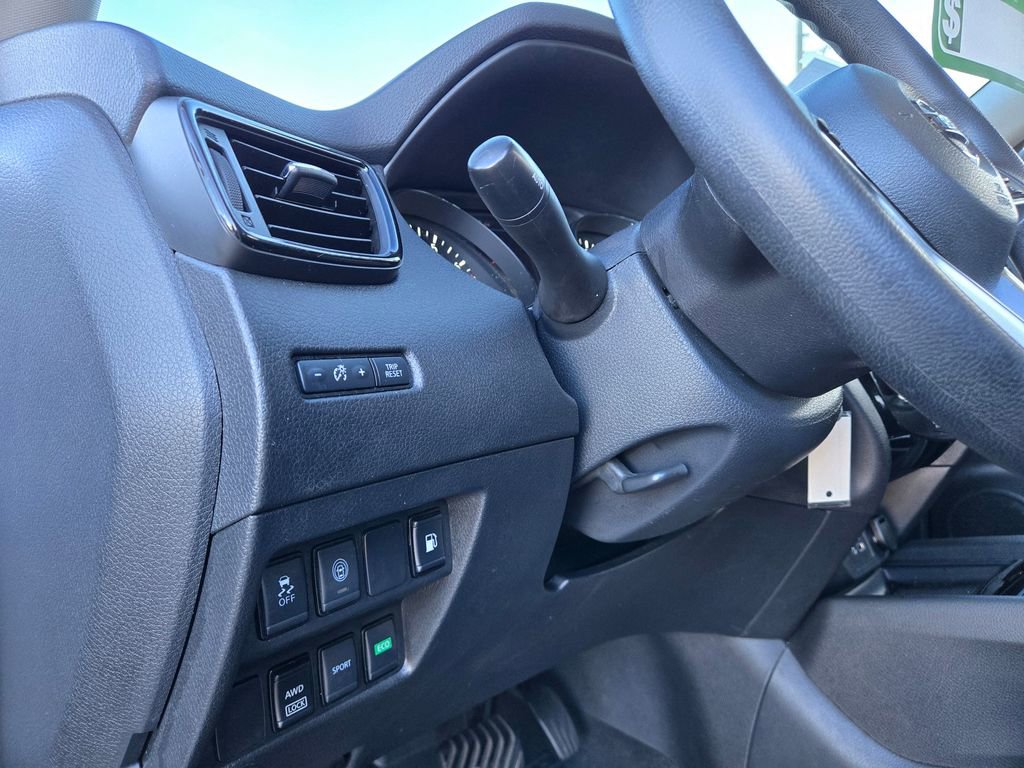 Used 2019 Nissan Rogue S image 22