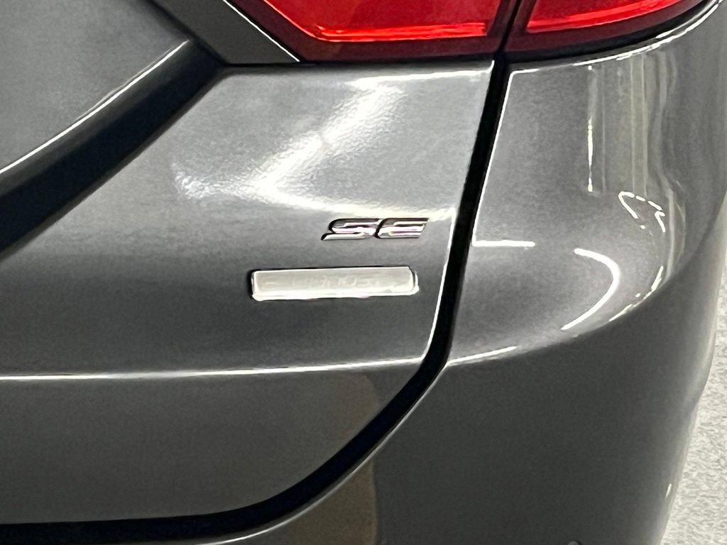 Used 2016 Ford Fusion SE w/ Equipment Group 202A FWD image 29