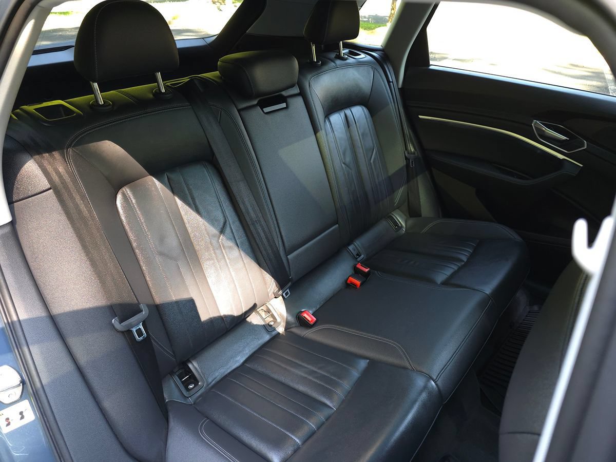 Used 2024 Audi Q8 e-tron Premium AWD/4WD image 18