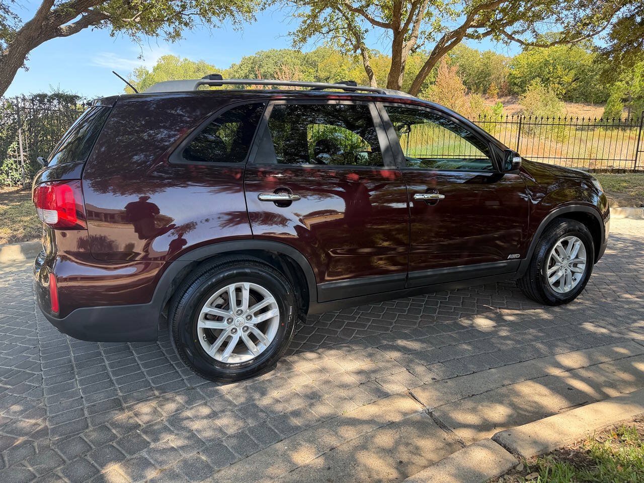 Used 2015 Kia Sorento LX AWD/4WD image 4